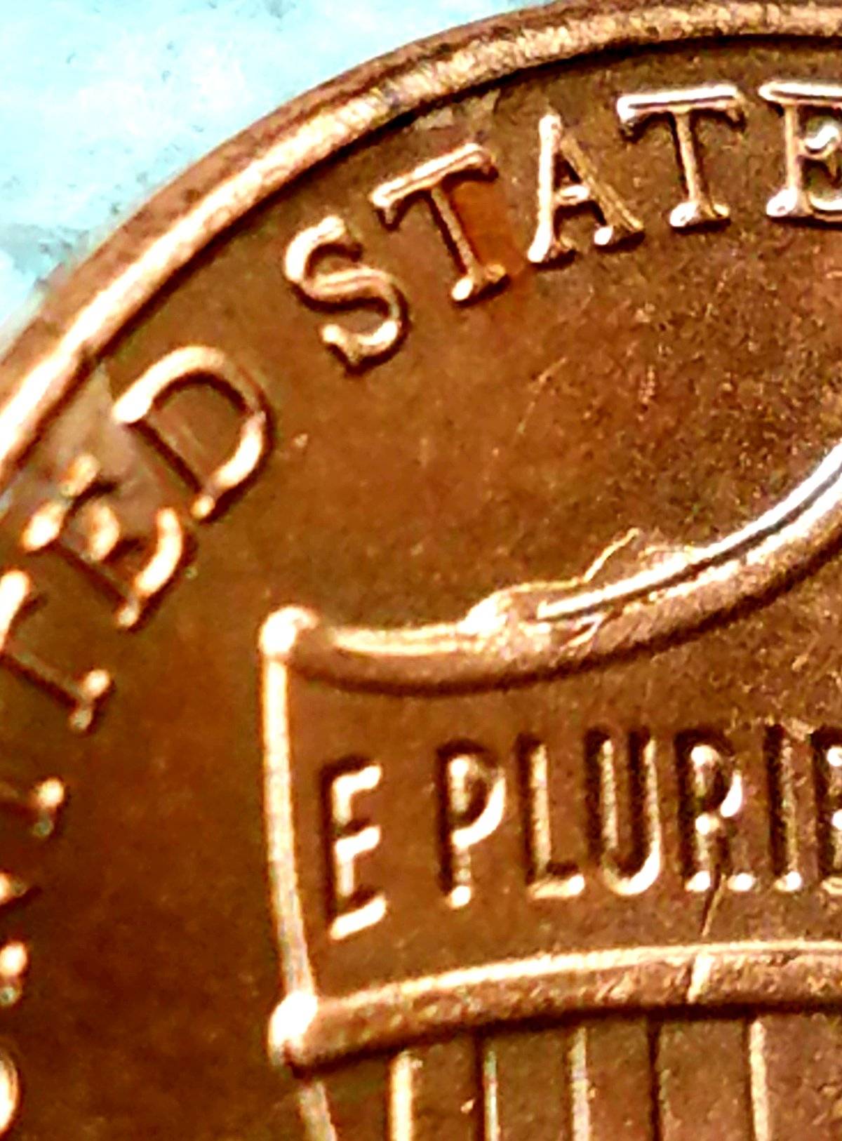 2017-P-Lincoln-Cent-Retained-Interior-Die-Break-On-Shield-Of-Reverse?